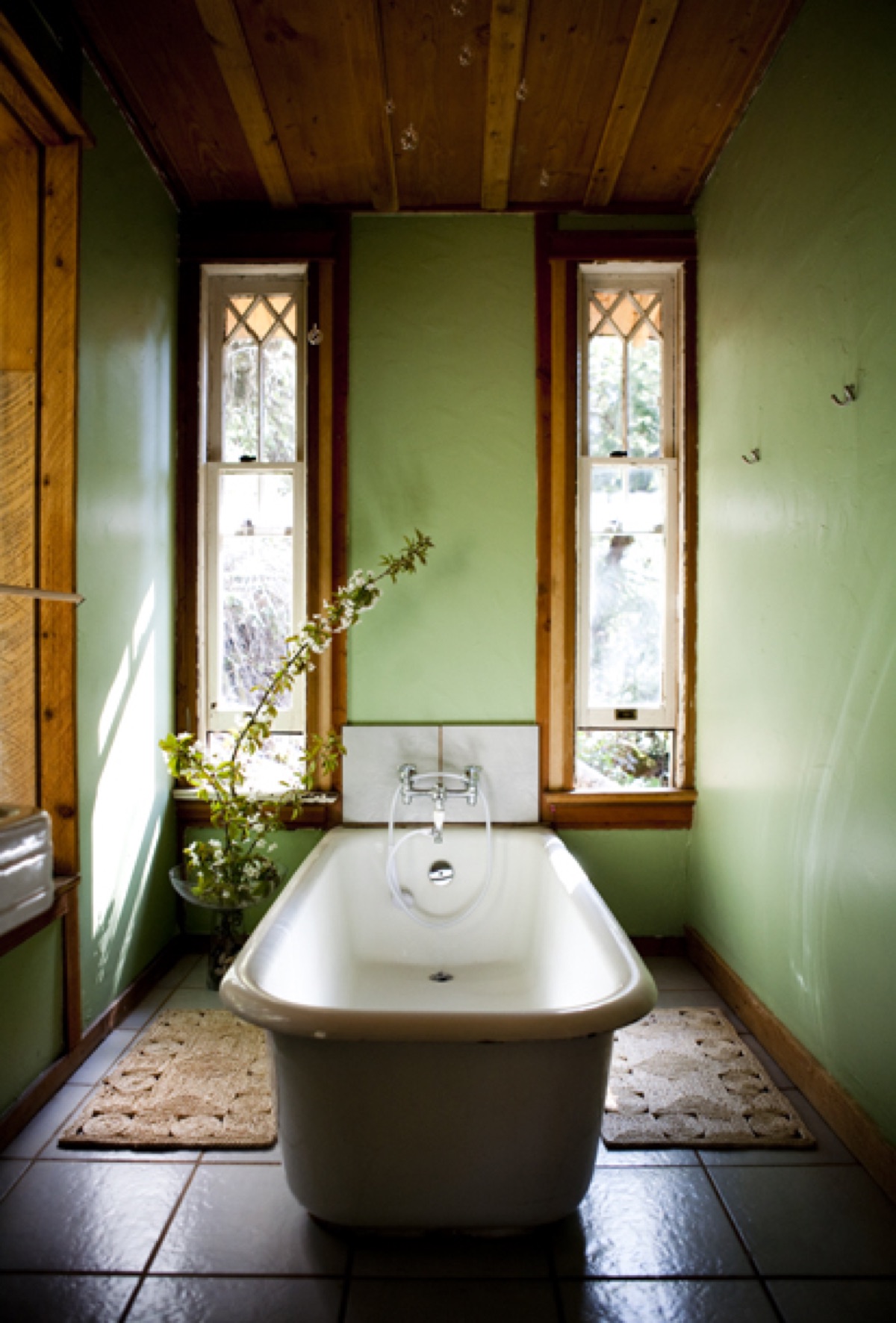 The extra-long soaker tub guests rave about